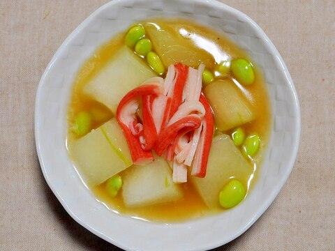 冬瓜（とうがん）と枝豆とカニカマの餡かけ